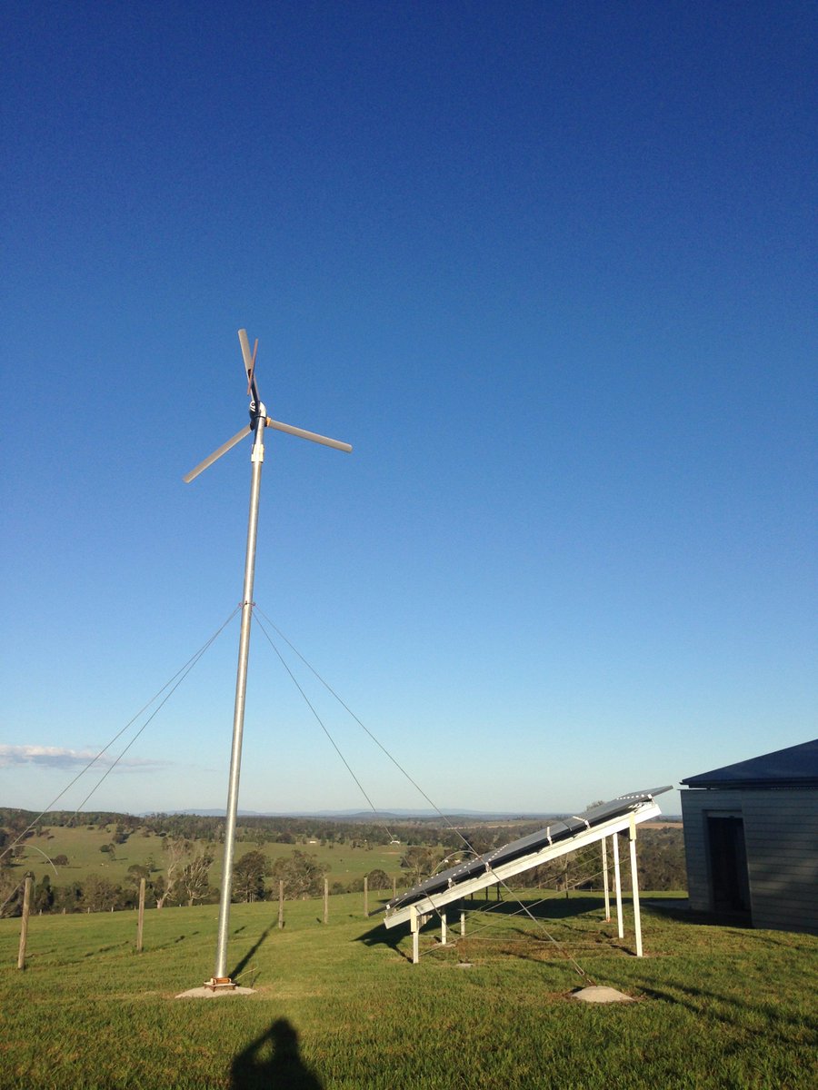 offgridsolarkit's tweet photo. 1kw Bergey Wind turbine  6kw of Solar panels + Battery Storage =  Independant Power in all conditions 
Yarraman, Qld https://t.co/JPG9c4JbIw