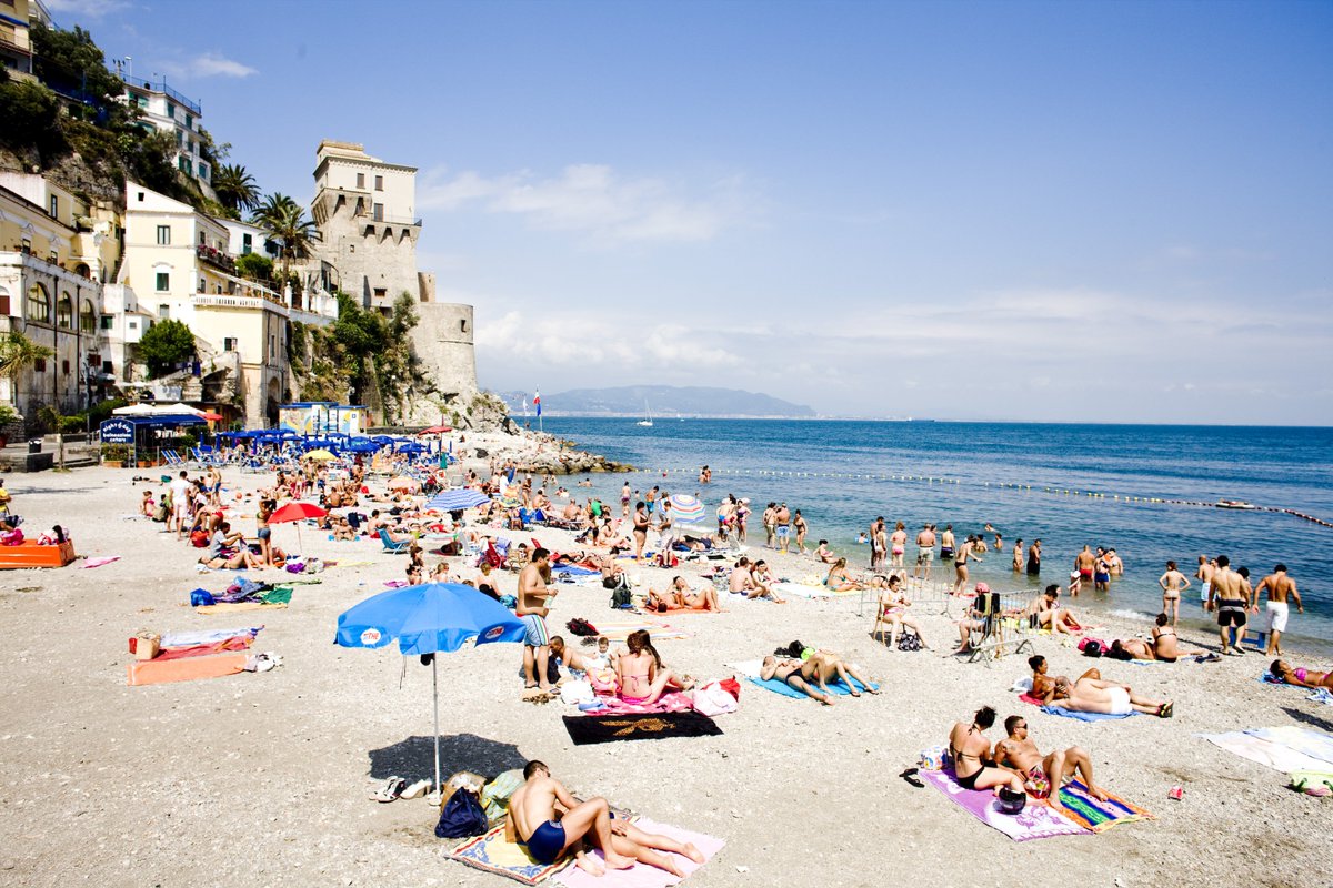 And we're off! We'll be here from 25th December until 11th January. See you all in 2017!