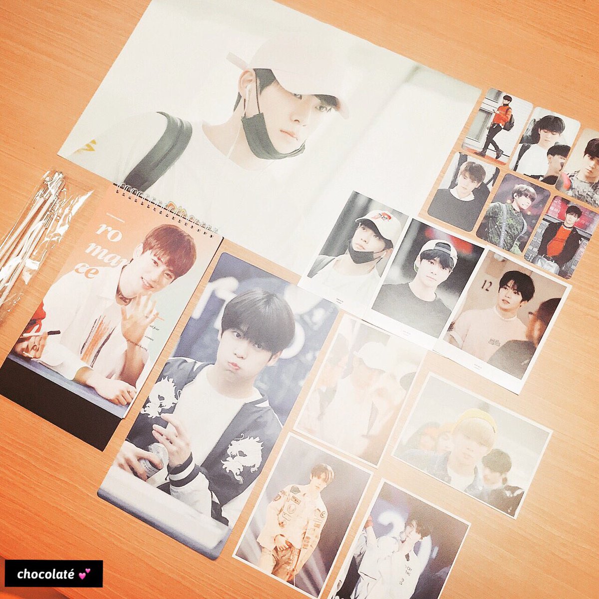 redfanshop's tweet photo. [INA] 2017 Season Greeting @chocolate970214 'Romance' Stock Sale 
380000 IDR
If you interested, pls DM ^^
https://t.co/Ed8NjoTdk5