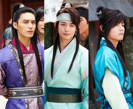 Korseries's tweet photo. โดจีฮัน มินโฮ SHINee วี BTS ระหว่างถ่ายทำละคร #Hwarang ช่อง KBS💖 https://t.co/4wSoDtzGBD