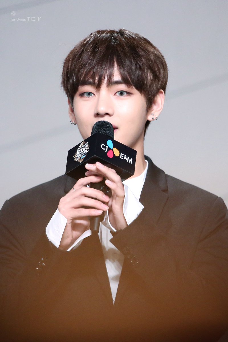 ❀THE V❀ tweet media