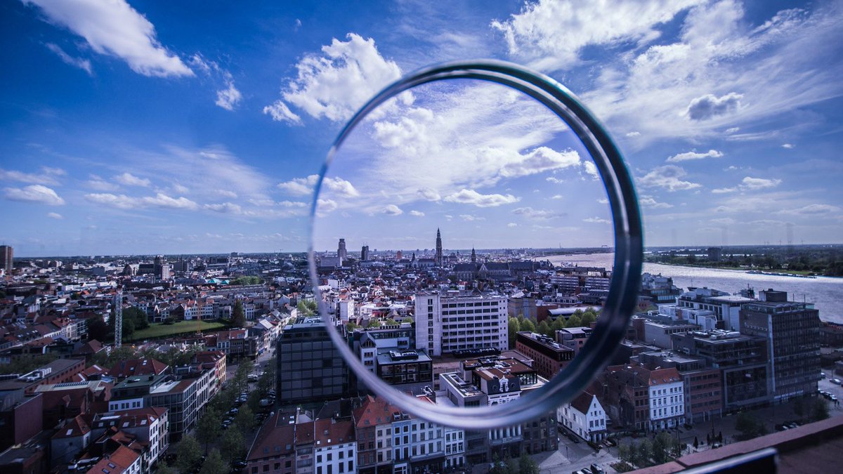 Het oog van de havik | Bestel deze exclusieve print op stadsmus.be | #stadsmus #antwerpen #fineart #print #mas #kerstcadeau