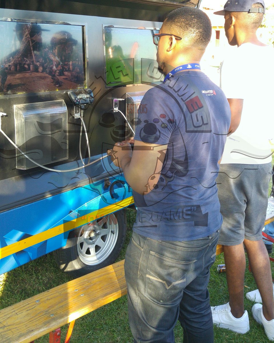 KostaGames's tweet image. #FMPJamboree
#FunMasters 
#PES2017
#MKX 
#KostaGames
#LifestyleGaming
#OwnTheGame