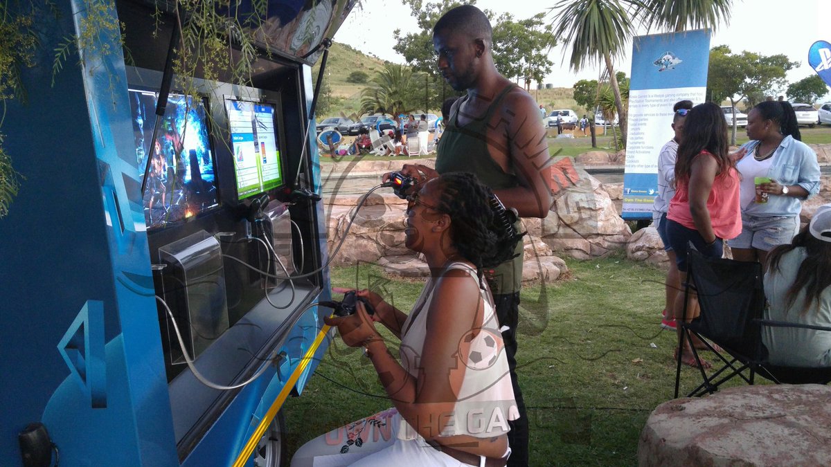 KostaGames's tweet image. #FMPJamboree
#FunMasters 
#PES2017
#MKX 
#KostaGames
#LifestyleGaming
#OwnTheGame