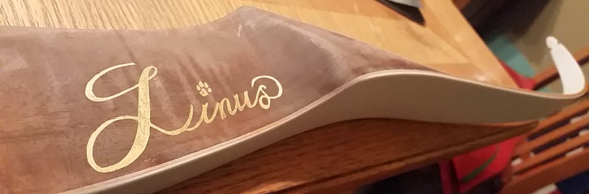 bcurry_3's tweet photo. Some people remember dogs by their toys, but for those who hunt to feed their dogs, a more fitting piece is needed. So I made one. #RIPLinus https://t.co/7r4qywCWY1