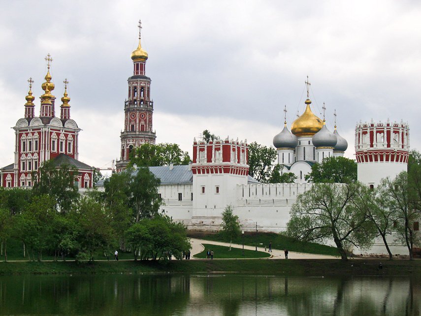 HappyMoscowTour's tweet photo. Out of the noisy city center, enjoy the calmness and beauty of Novodevichy convent and cemetery.
#SevenHillsofMoscow
https://t.co/ffavnvWJ4T https://t.co/3fDYKR2zrn