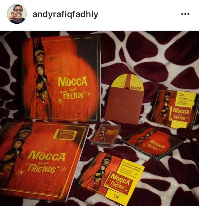 Repost <a href="/andyrafiqfadhly/">andyrafiqfadhly</a> koleksi rilisan Mocca “Friends” || apa kalian punya koleksi lengkap juga?:p #FFThrowback