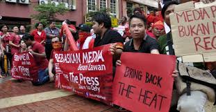 FazallahPit's tweet photo. Selamat ulang tahun ketiga penubuhan Gerakan Media Marah yang kini dijenamakan sebagai Gerakan Media Merdeka.
#BebasMedia #PenselMerah https://t.co/VaY0sF2Gn6