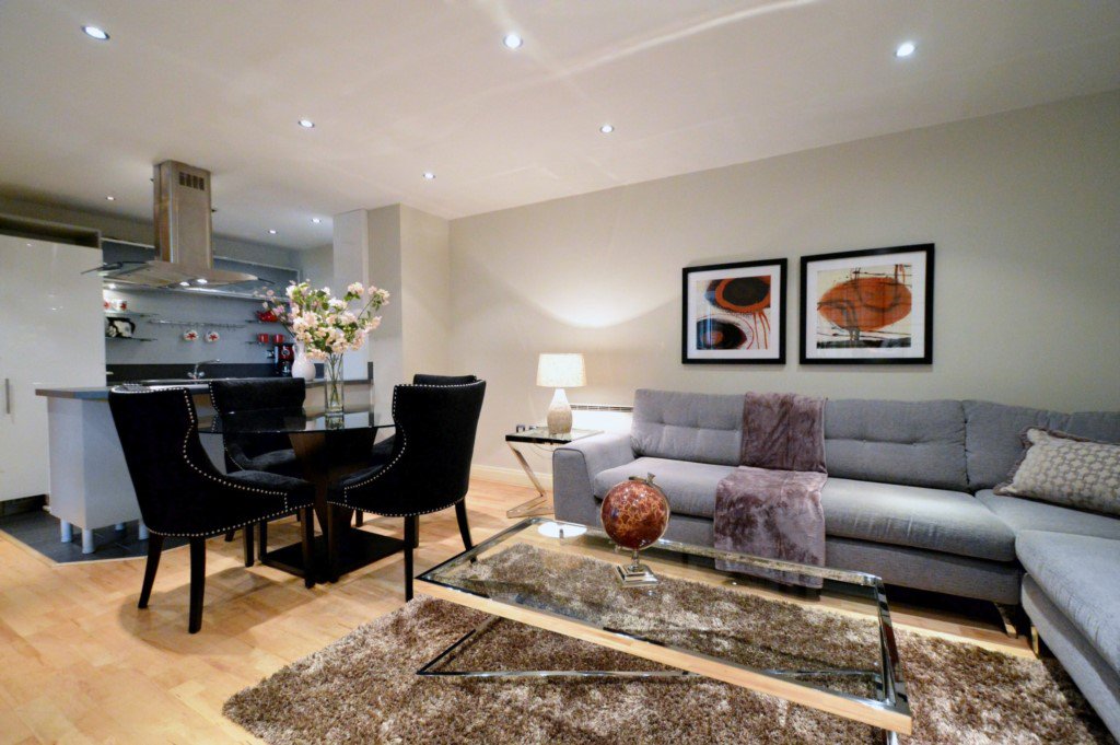 htl_alternative's tweet photo. #Award #Winning #Albert #Bridge #Apartments A unique collection of #private #homes and apartments of various sizes...goo.gl/mEjiFj https://t.co/wTK2s0eiNz