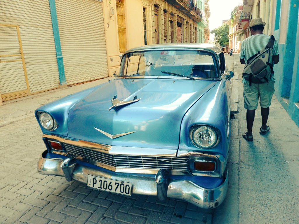 RomaTheEngineer's tweet photo. #EngineeringAdvent 20 is another type of engineering. LOVE the cars in #Cuba. https://t.co/e6TnCqfNUQ