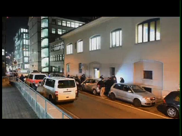 abpanandatv's tweet image. #Zurich #GunAttack #Switzerland জুরিখে বন্দুকবাজের হামলা, আহত ৩ abpananda.abplive.in/video/three-in…