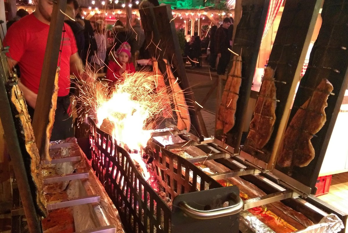 DinewithJP's tweet image. #Smoking  #salmon in the old traditional way .#curedfish #yummy #foodbloggers #foodlove #foodblog #foodshare #foodforfoodies #londonfodie