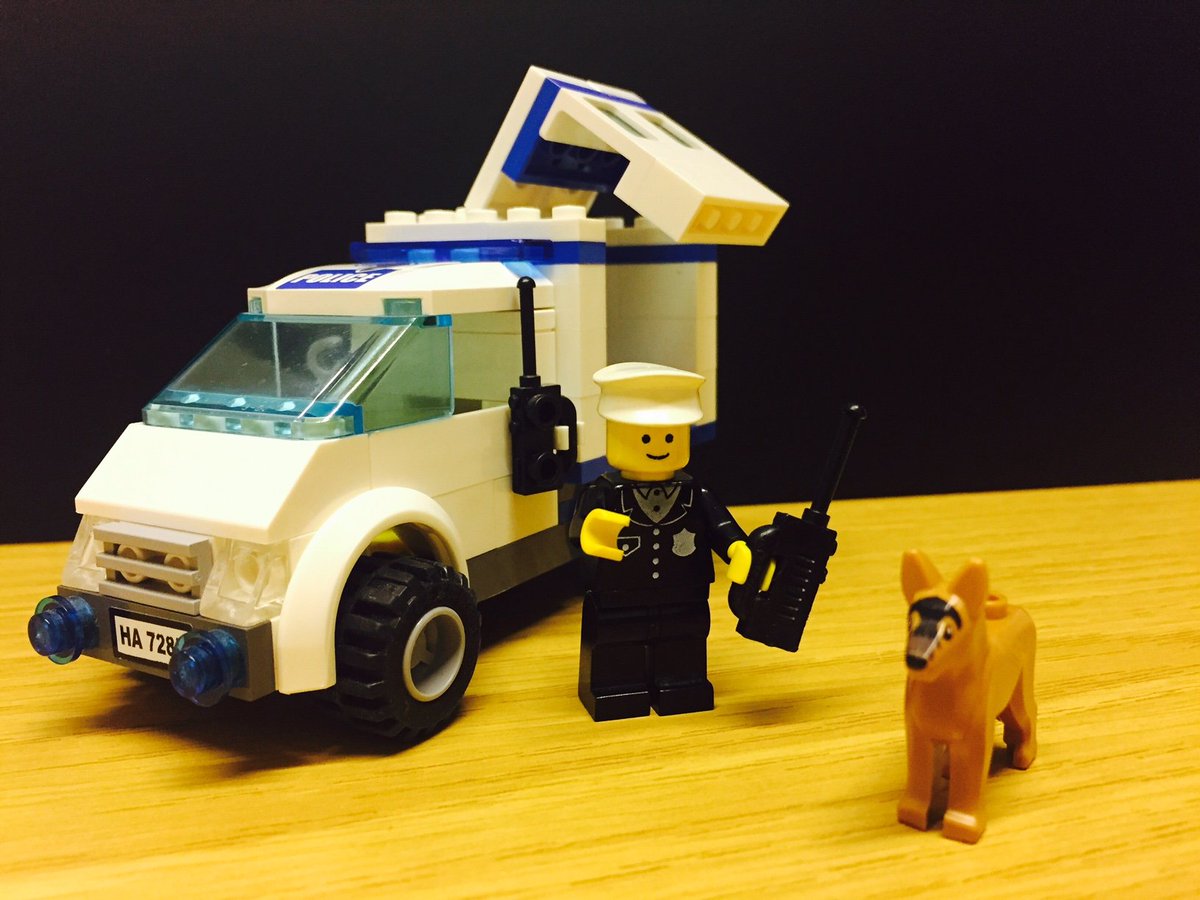 PSOSAngus's tweet photo. Meet Police Dog Rover. PC Angus and Rover will be on patrol over festive period. Rover loves Bonio's #KeepXmasSafe https://t.co/2Wt5DlANKo