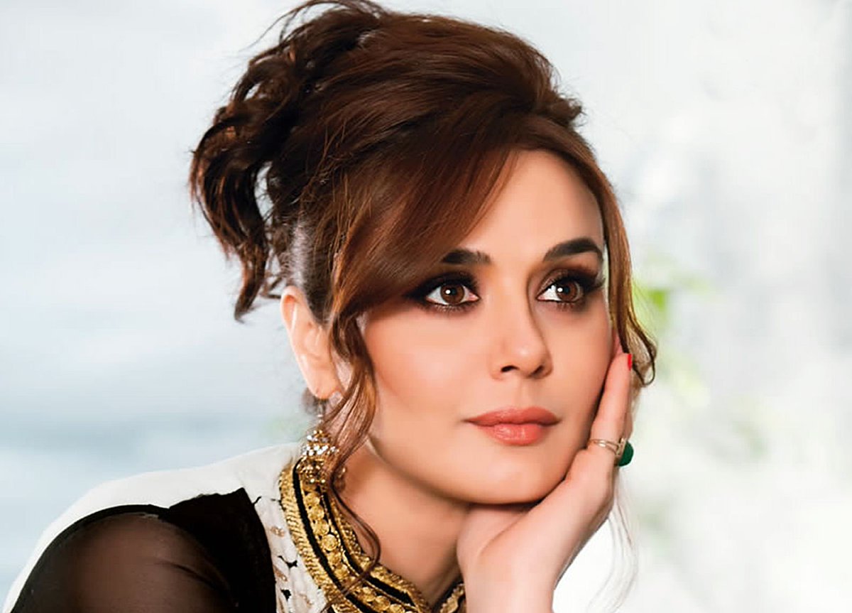 bollywood_ltd's tweet photo. A very #HappyBirthday to @realpreityzinta #PreityZinta #HappyBirthdayPreityZinta https://t.co/VMxOUZ98Y0