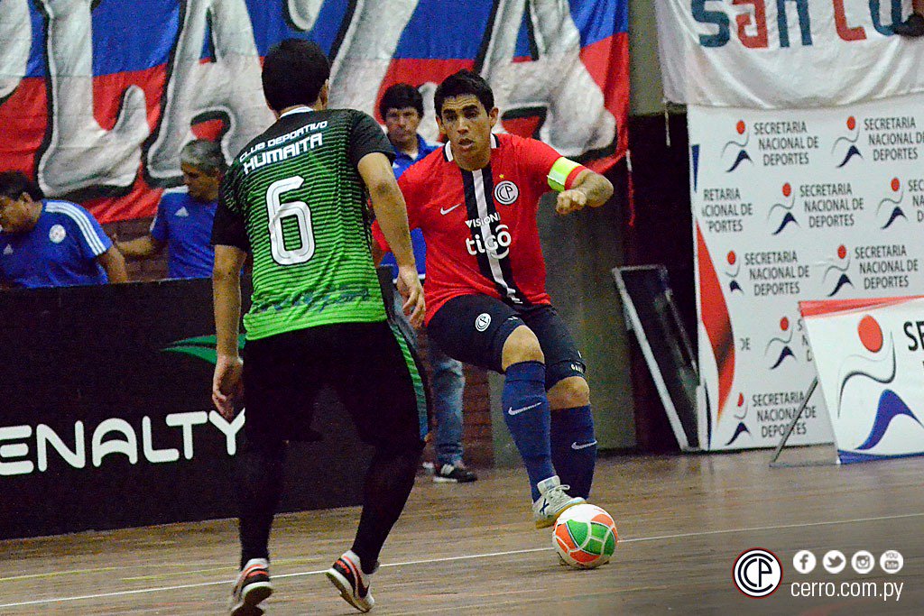 CCP1912oficial's tweet photo. #CerroFutsal El Ciclón inició con el pie derecho la #LigaNacional. Se impuso 7-1 al Dvo. Humaitá. ¡Vamos Ciclón! 👏🔵🔴 https://t.co/XV4LAKMD7i