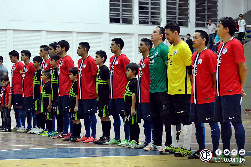 CCP1912oficial's tweet photo. #CerroFutsal El Ciclón inició con el pie derecho la #LigaNacional. Se impuso 7-1 al Dvo. Humaitá. ¡Vamos Ciclón! 👏🔵🔴 https://t.co/XV4LAKMD7i