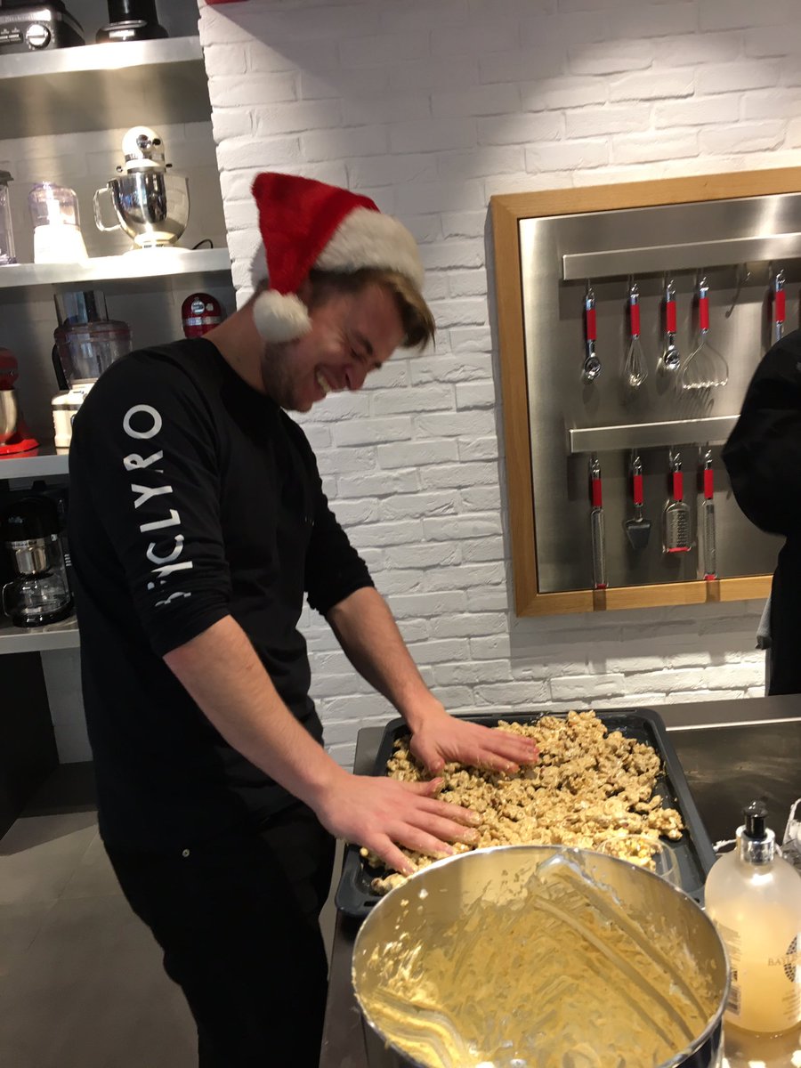 SusieHarwood's tweet photo. @jack_carter39 getting stuck in @CITmagazine @Eventmagazine Xmas lunch #kitchenaidlondon #kitchenaidstore https://t.co/coLTF2wFGi