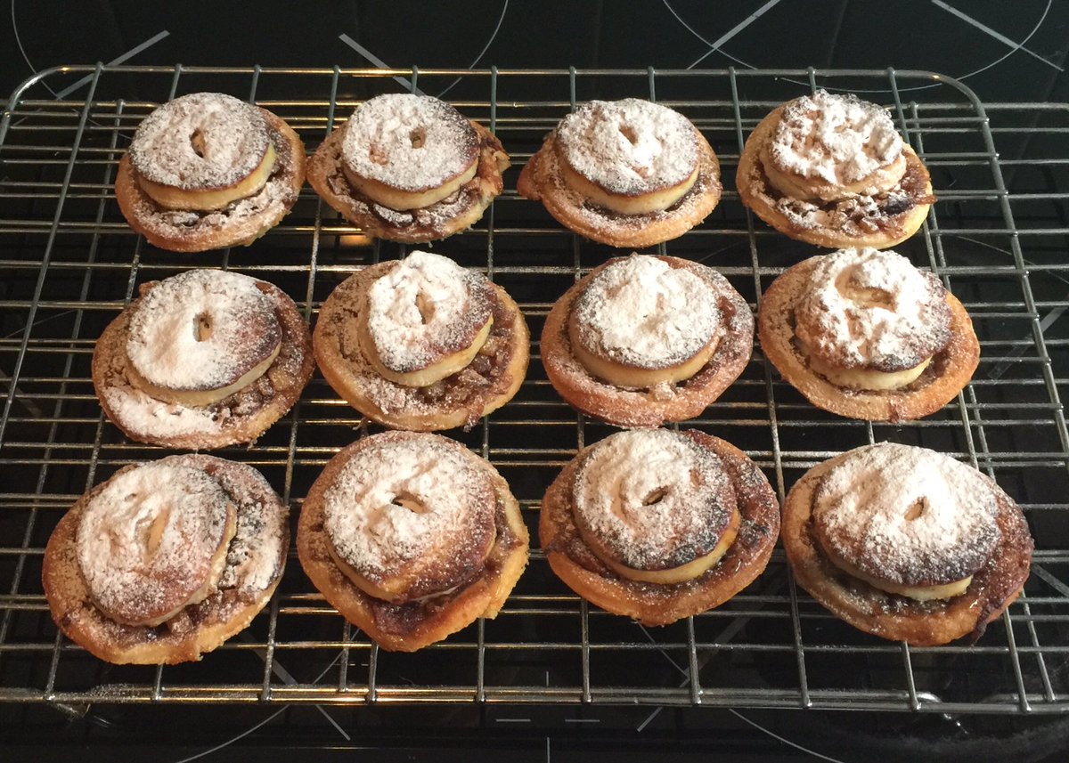 Chris_Chinnery's tweet photo. Fabulous @RDE_Dietitians inspired Mince Pies, for those with kidney enforced dietary needs. #kidneysafe #YummyChristmas https://t.co/8Huf7U2MZK