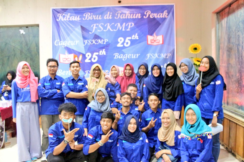 FSKMP_APP's tweet photo. Penggurus FSKMP periode 2015/2016. Terimakasih. Be pround 👏 https://t.co/sRH4GQUnij