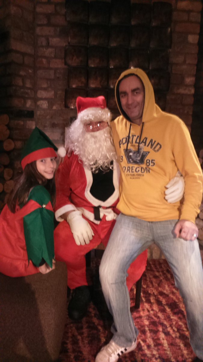 tt_solwaygate's tweet photo. Our Head Chef Ronnie trying to get on the nice list 🎅 @WeAreSUGM @ChrisvanceBFNI @SpencerGraydon @rickjhatton https://t.co/JdeTgtXs9P