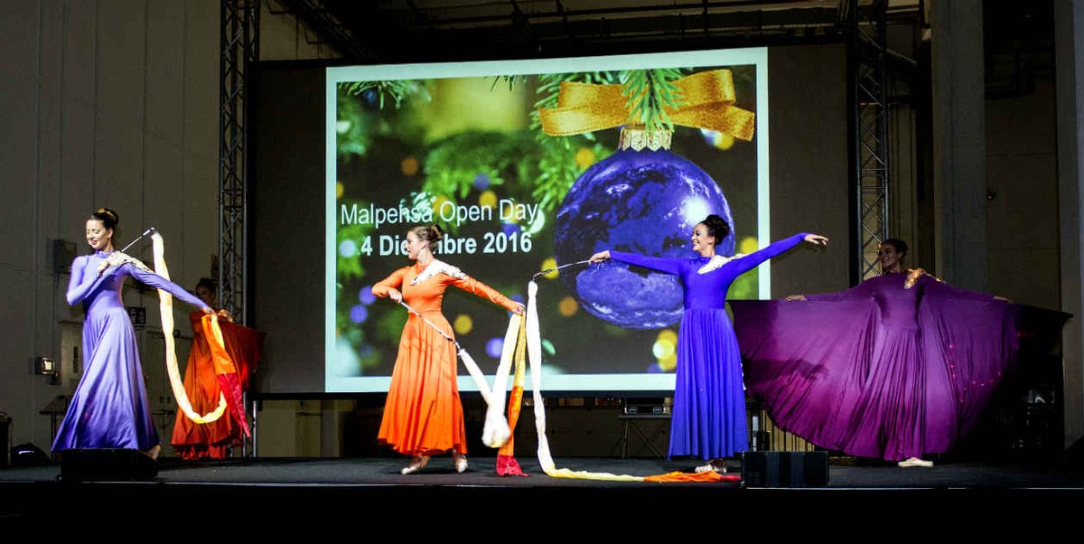 UnikEventi's tweet photo. Check out our gorgeous Illuminated Ballerinas celebrating the new @FedExEurope hub at Milan Malpensa! #malpensaopenday #unikentertains https://t.co/FDzdv8wtfi