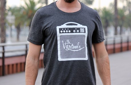 Playwithme_be's tweet photo. @thevartools se suma a la #innovacion musical y saca su 💿 "Electrified" en formato 👕 .
Un disco de 10 🎶  que podáis disfrutar, sudar y lavar https://t.co/vnZ7jteqmD