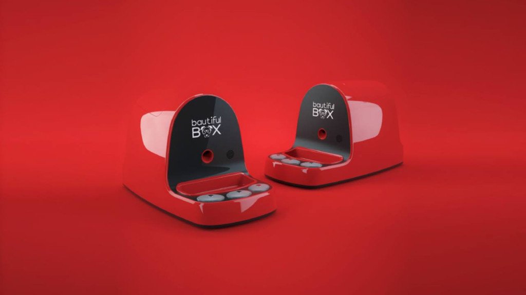 MakerFaireRome's tweet photo. #BautifulBox è il regalo perfetto per il vostro amico a 4 zampe. Scopritela con noi: https://t.co/X7DCZW8VTu #MFR16 https://t.co/hm6dBEiN45