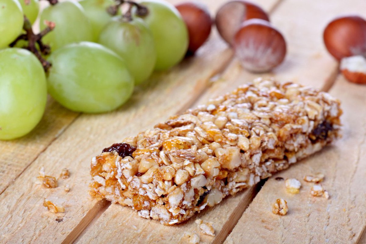 HealthFactoryAE's tweet image. Oh granola bar.. how you relieve my growling stomach every afternoon… 
#snacktime #grateful #nomnomnom #food #foodporn #foodie #instafood
