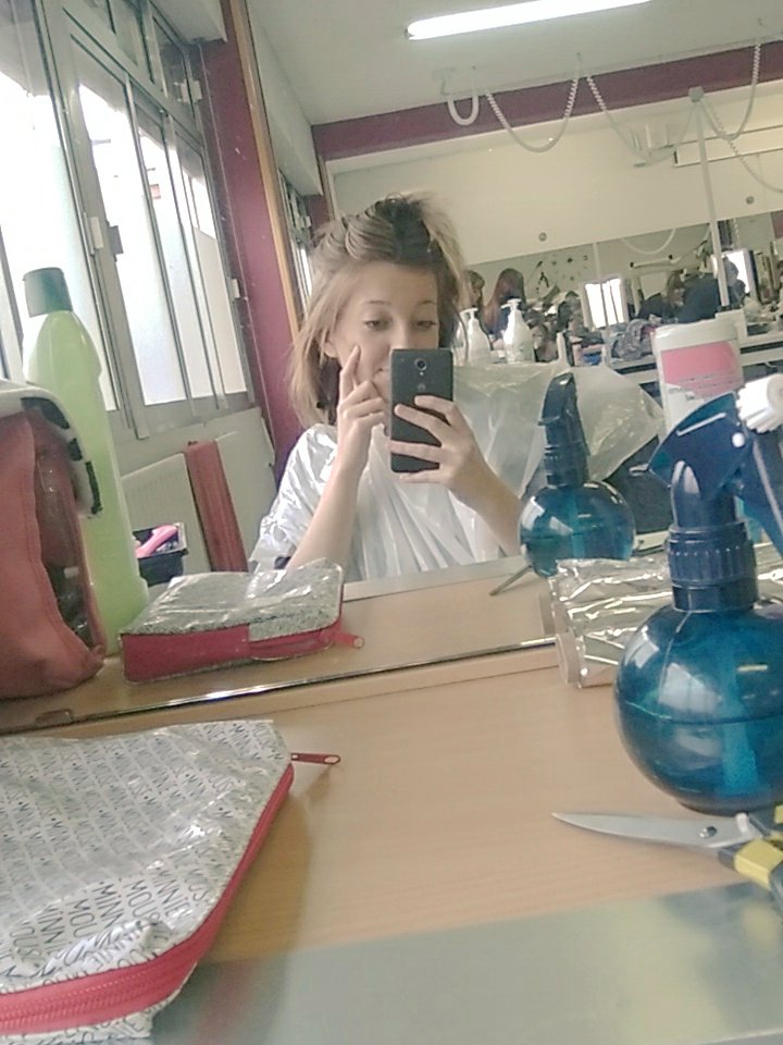 NataliadeAlex27's tweet photo. En proceso de que se me caiga el pelo en pedazos. https://t.co/vL6lkin95u