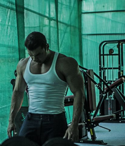 BeingSalmanKhan's tweet photo. Happy Birthday @SohailKhan https://t.co/9PWNI3gvLh