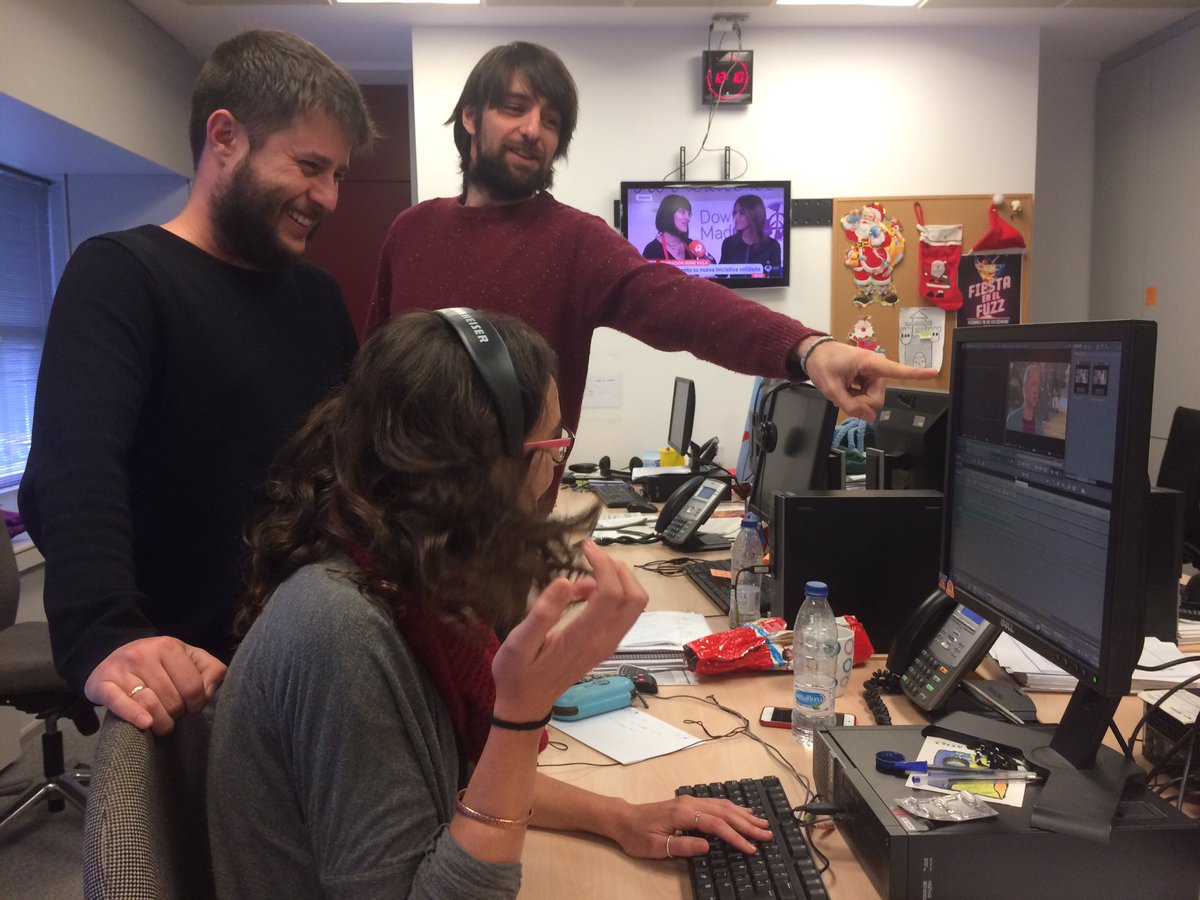 pablo_carba's tweet photo. Con @LoisBalado y @m_chiavegatto poniendo a punto @a_2bandas una nueva aventura en @vtelevision Quedáis invitados
https://t.co/ufuH0FmE5t https://t.co/VDeWRMZNaD