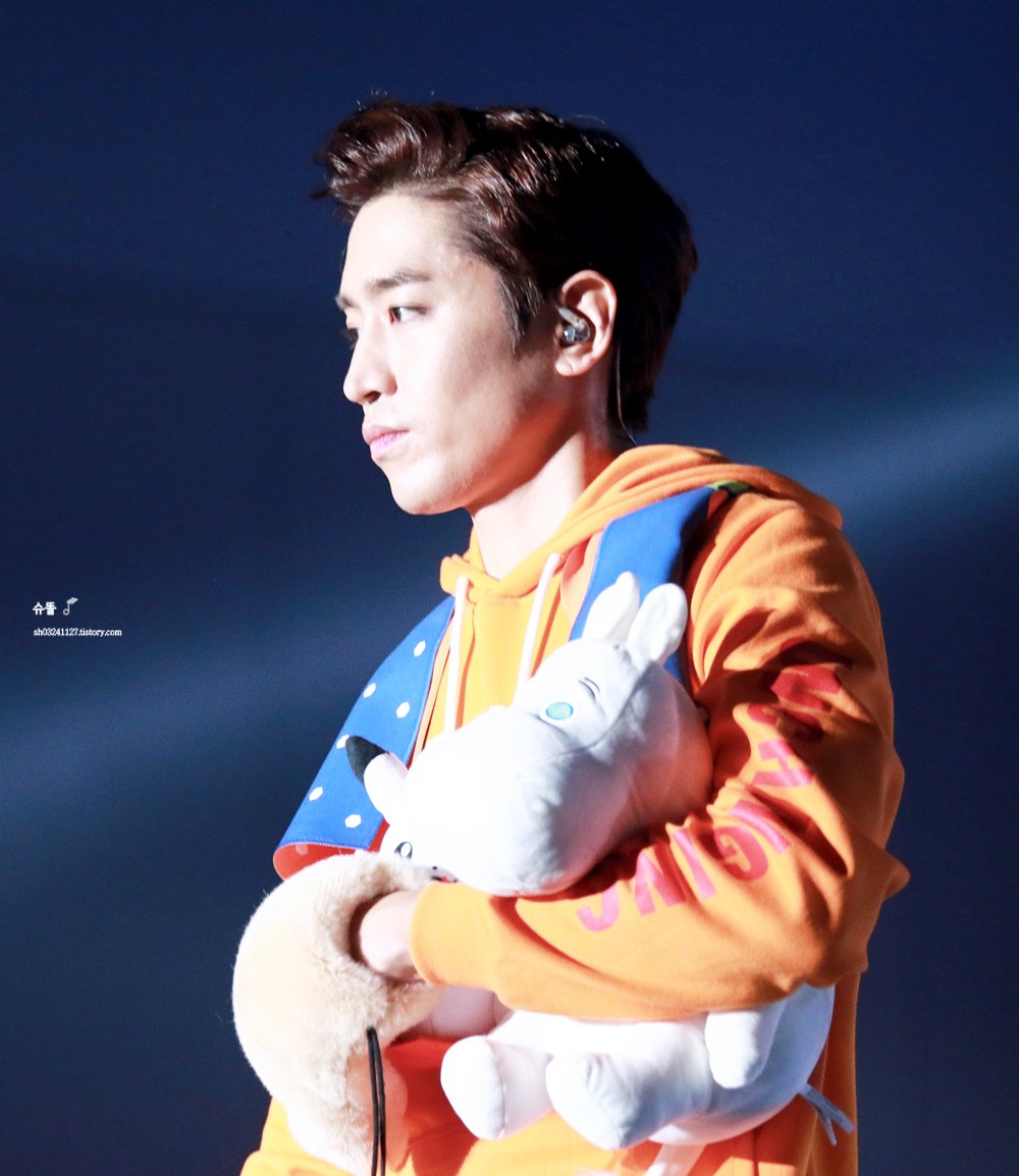 SH_03241127's tweet photo. 161218 #신화 #콘서트 #UNCHANGING #에릭 #문정혁
효기미 뿜뿜이라도 얼굴은 빠워존잘ㄹ
가출한 핀은 마음으로 맞춰주세오 ㅇ<-< https://t.co/0BeyT5xLgP