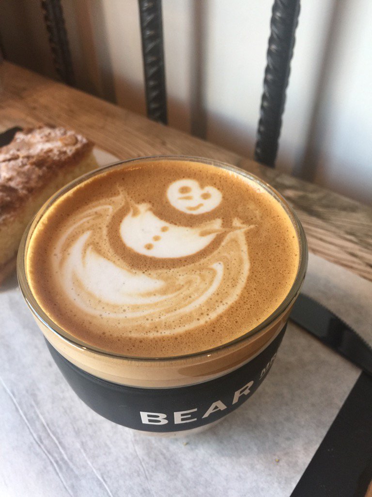 noeltoolan's tweet photo. #Festiveflatwhite from @BearMarketCo https://t.co/ZqDHAhdLa4