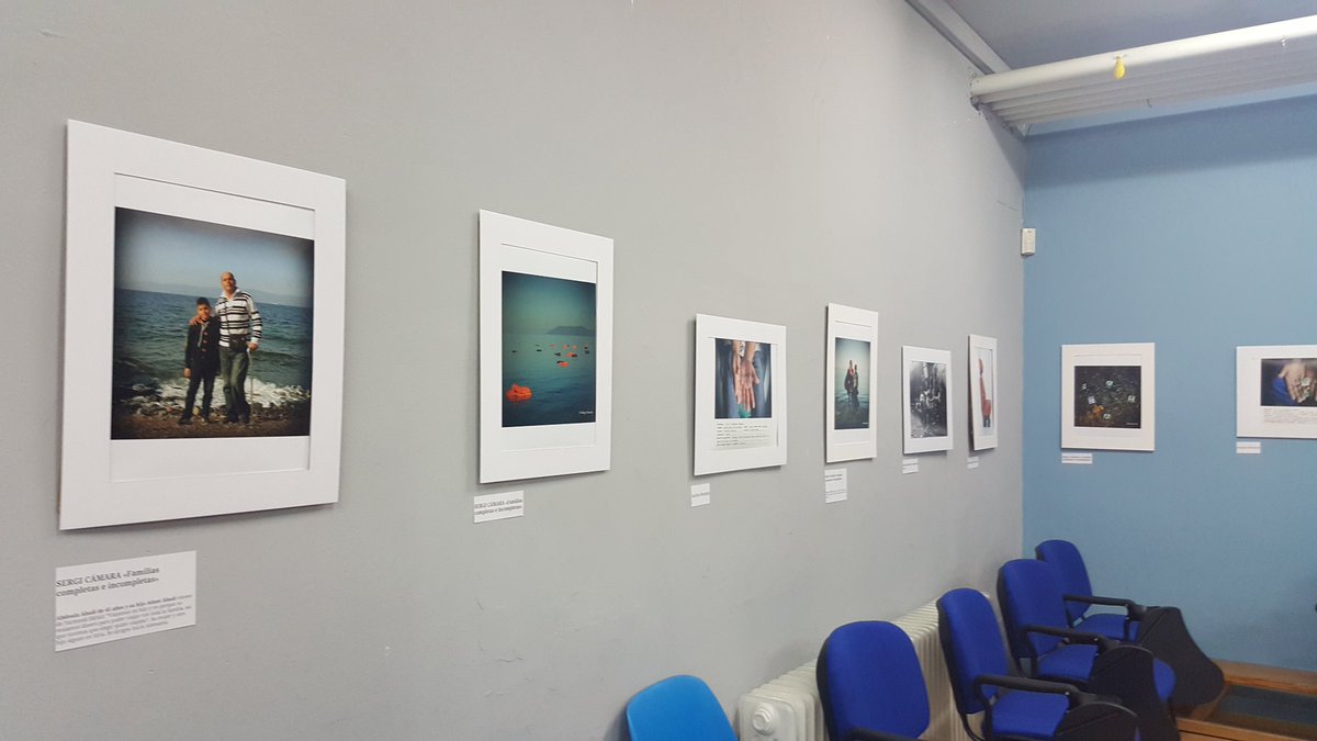 iesmccoslada's tweet photo. Exposición sobre los refugiados y hablando sobre emigración con 3°ESO @ConnectionRefu1 @Ayto_Coslada https://t.co/YPL8tGsXlQ
