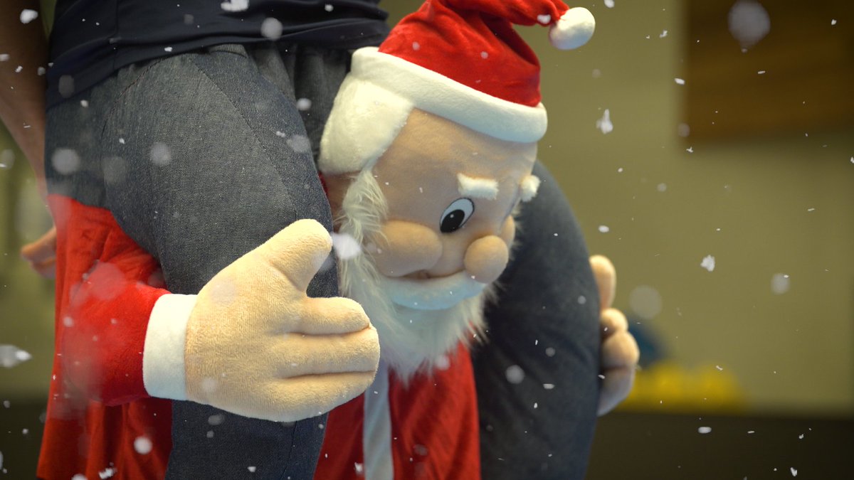 New video out! We had some help form Little Santa! :-) 🎅 youtube.com/watch?v=vMVY44…