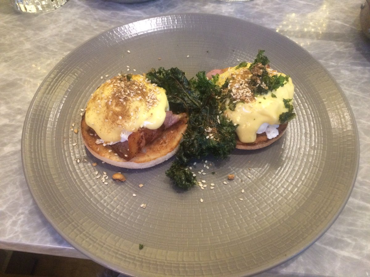 WoodsFS's tweet photo. The #WoodsFS #Christmas elves enjoyed their breakfast! Thankyou @Dickie_Fitz 🎄 https://t.co/9OVGMZOr0m