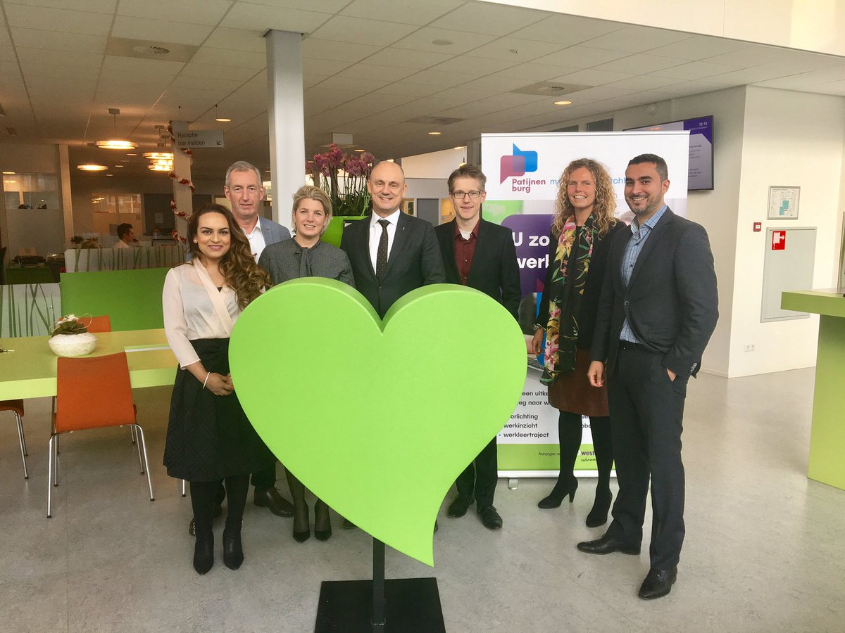 <a href="/Patijnenburg/">Patijnenburg</a> in 2017 verder als overheids BV. RvC ondertekenen met in het midden wethouder <a href="/PeterOuwendijk/">Peter Ouwendijk</a>.