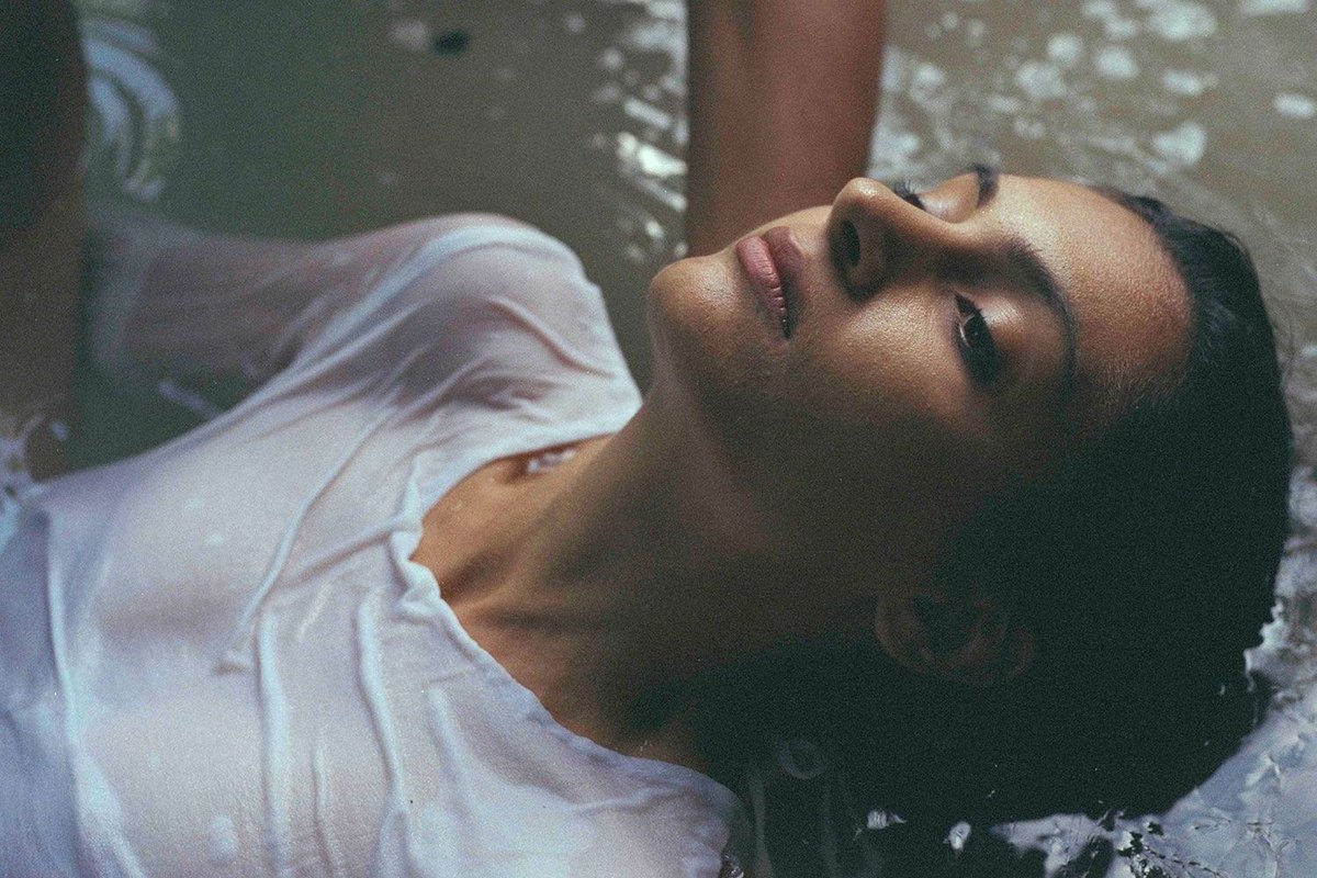 readdork's tweet photo. .@tidelines_music premiere striking new video for ‘Wasting’ https://t.co/og5oYLgY4X https://t.co/UfwJdn6Bb2