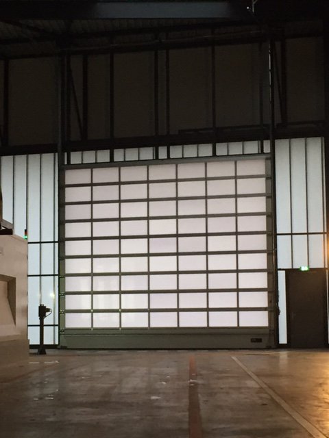 eamkroeze's tweet photo. Dutch Shape een nieuw boek met "open" #deuren
grote lichtdoorlatende #overheaddeuren en volledig transparante #snelroldeuren https://t.co/Uvo4SAvbMA
