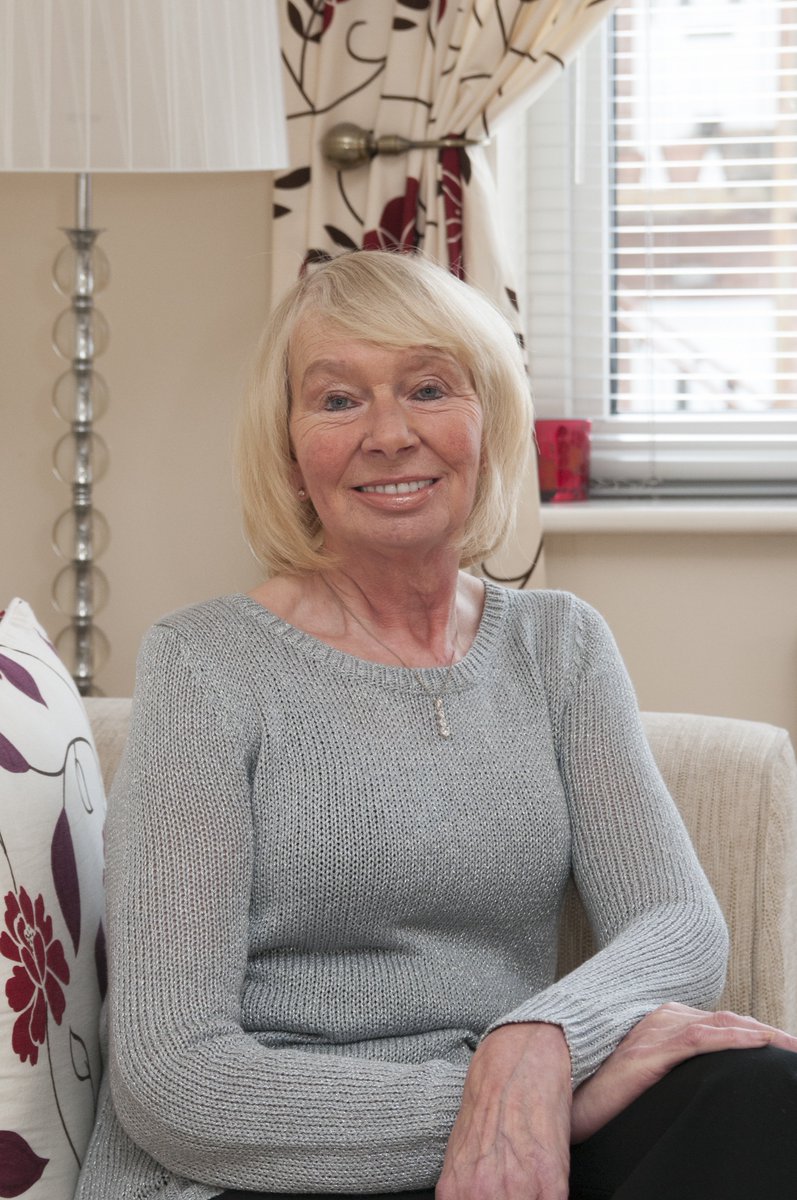 #allsortsofpatients like our #epsr2 enabled repeat prescriptions service. Here's Elizabeth. #PharmacyHour
bit.ly/29aHql8