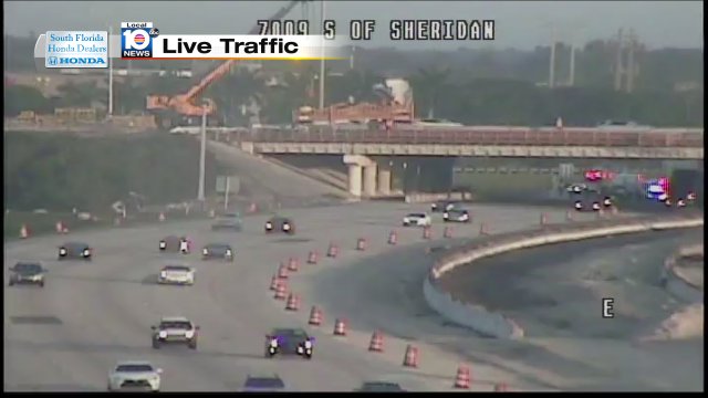 Police Activity on I-75 SB at Sheridan St. 2 Lanes Blocked #traffic https://t.co/DH4dcJVPX8