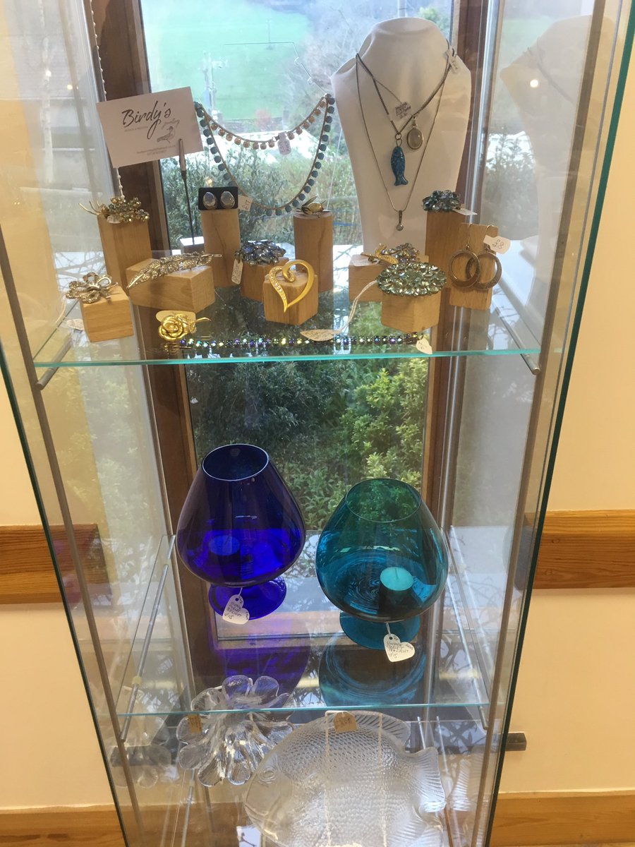 Pecorama's tweet image. Santa snow and super sparkly stocking-filling stuff! pecorama.co.uk or 01297 21542