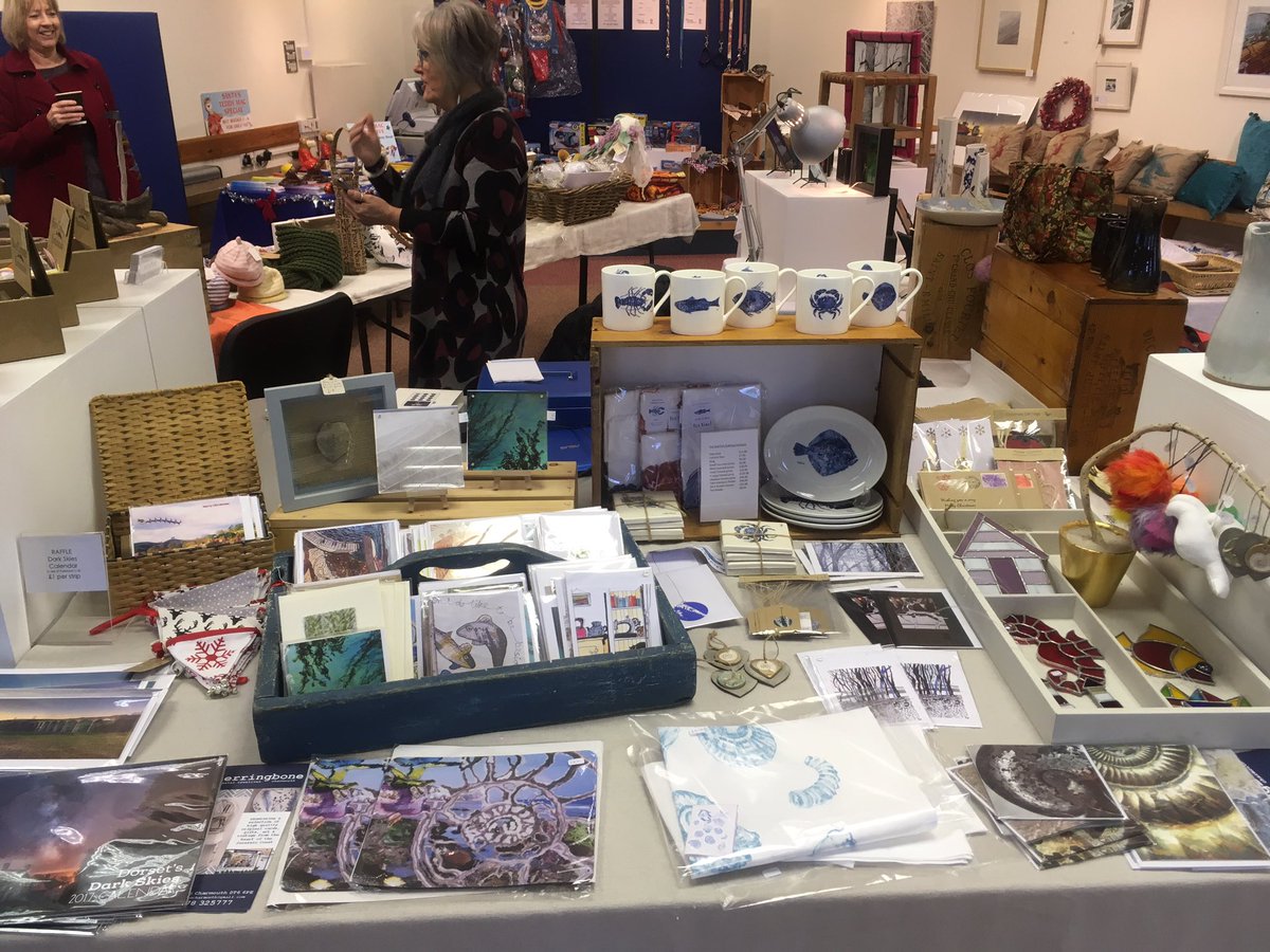 Pecorama's tweet image. Santa snow and super sparkly stocking-filling stuff! pecorama.co.uk or 01297 21542