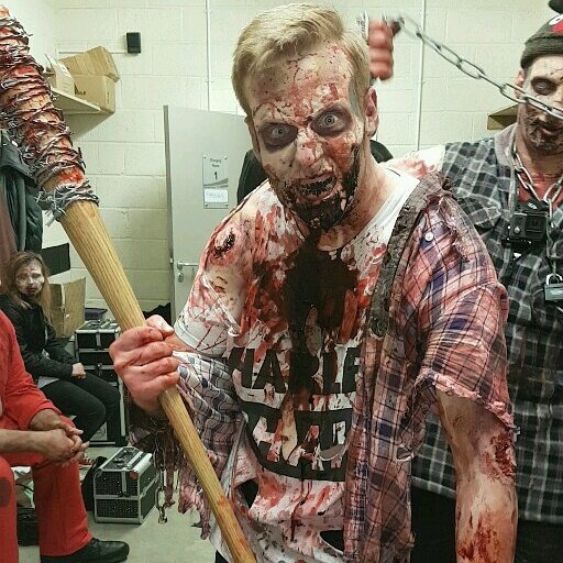 zombiechic78's tweet image. @deadpose666 @events2scare