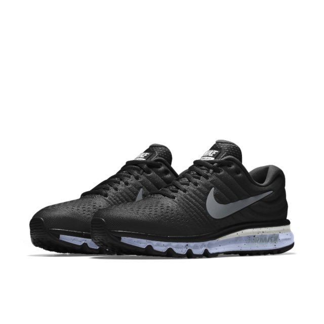 lx839's tweet photo. NIKEクリスマスプレゼント第4弾🎁🎁
特別大放出！！

NIKE エア マックス 2017 iD
ランニングシューズ
red2足  black2足
計4名様に当たる✨✨

応募方法はフォロー&amp;リツイートで完了です！
当選者様にはDMにてお知らせし手続きを行っていただきます！ https://t.co/GsOaTWE3IV
