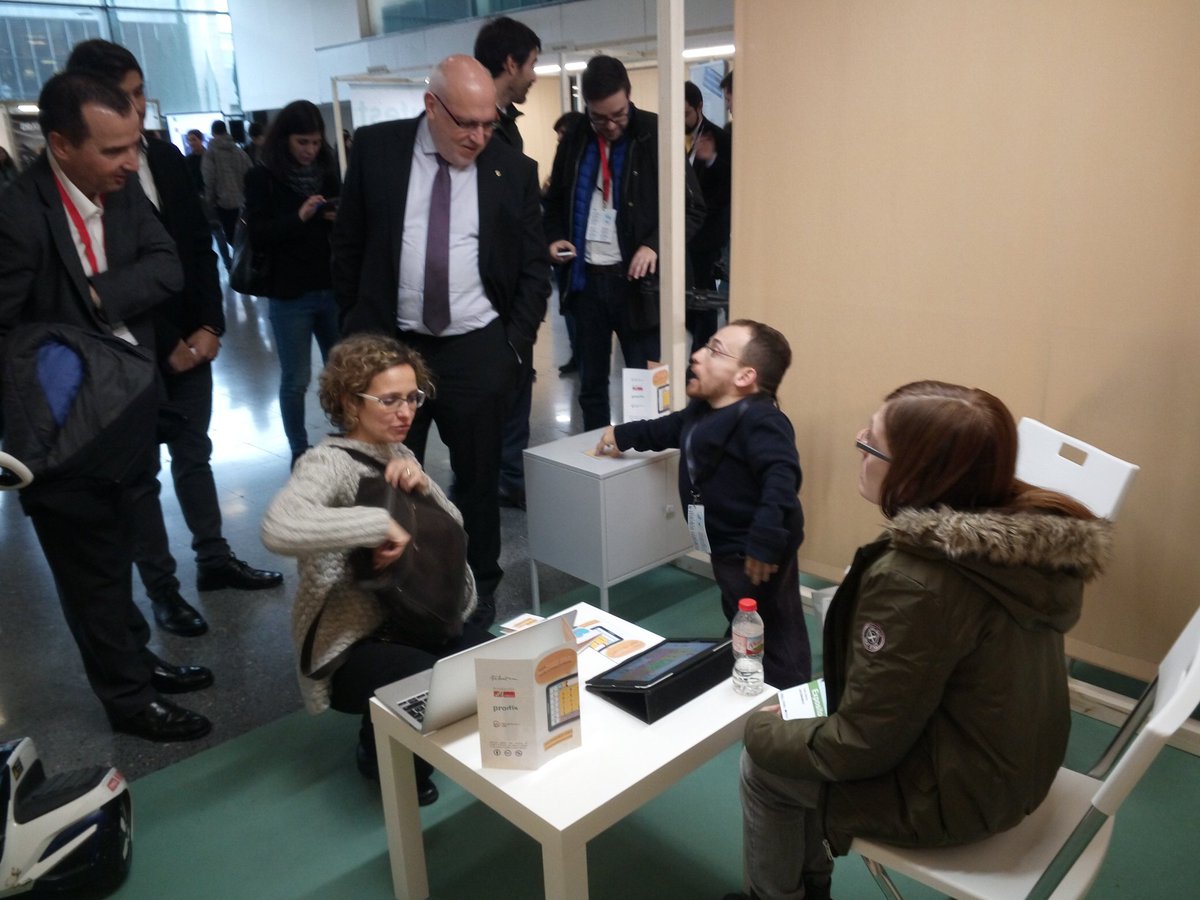 jordibaiget's tweet photo. Moltes bones iniciatives al #DiscoveryHall de l'#iFestCat. Quan el #talent i la #creativitat prenen forma al servei de la gent. @RuizIsern https://t.co/DVIwV4z8jj