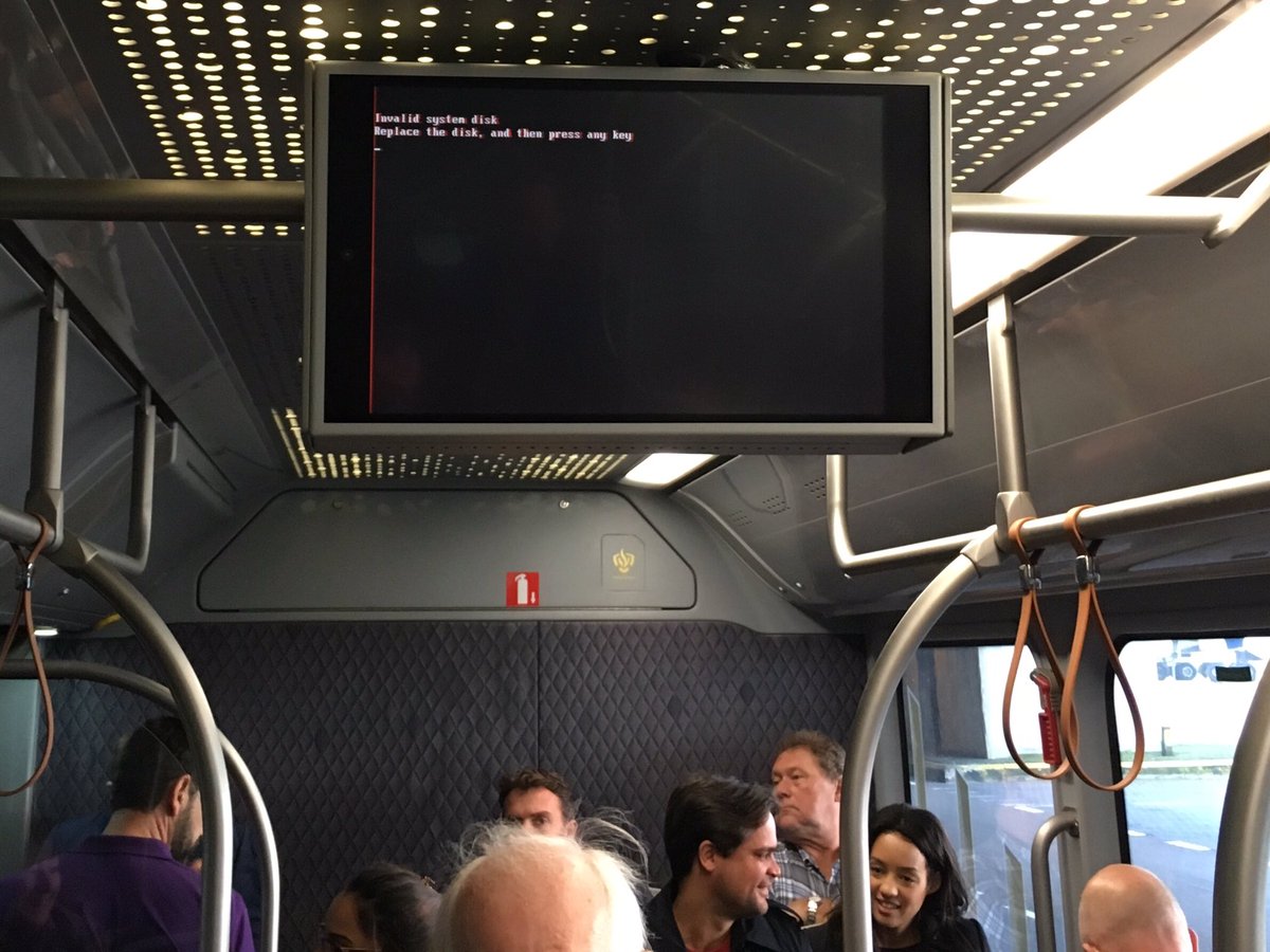 system_normal's tweet image. Revisiting Amsterdam Schiphol bus system status, 5 months on. System worse. #systemdisk #wheresthekeyboard