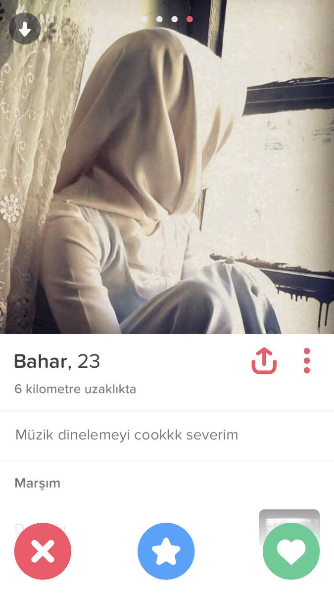 kamu_sutra's tweet photo. Kız görünmezlik pelerinini bulmuş aq 😂😂 https://t.co/qa2slzPSfz