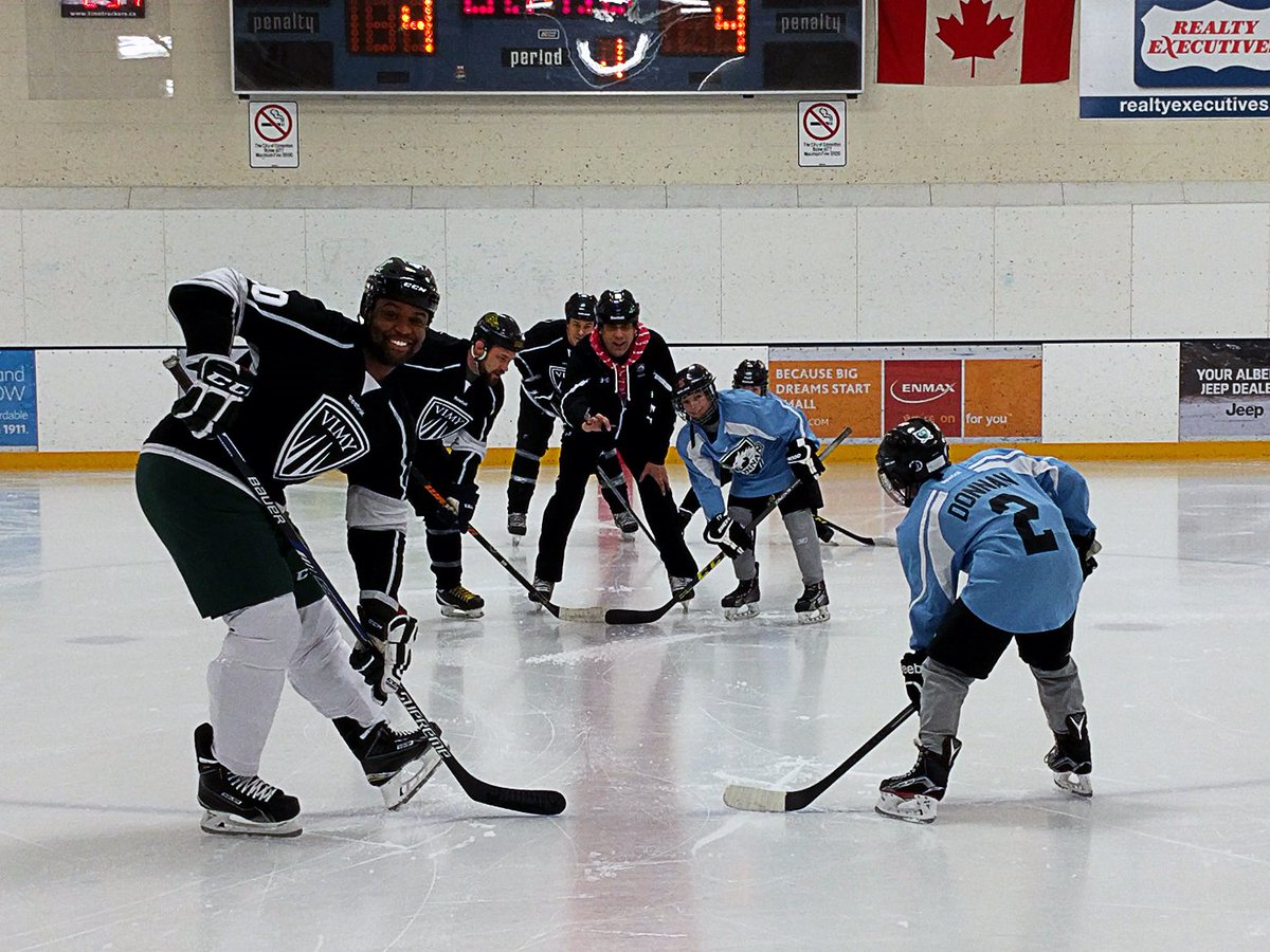 aadedmonton's tweet photo. Donnan Hockey is feeling the holiday spirit! At 1pm tomorrow at Kenilworth it's the Teachers vs Gr.6 game. Come cheer your favourite team! https://t.co/DSSANgLgnp