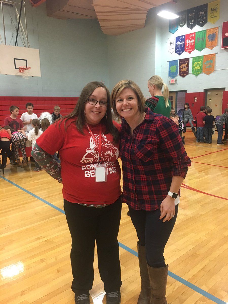 JLyndel's tweet image. PBL presentation day for Christmas Around the World projects @RidgedalePride1 with Miss Maison #balancedlearning @staton_sam @bsquaredgolf